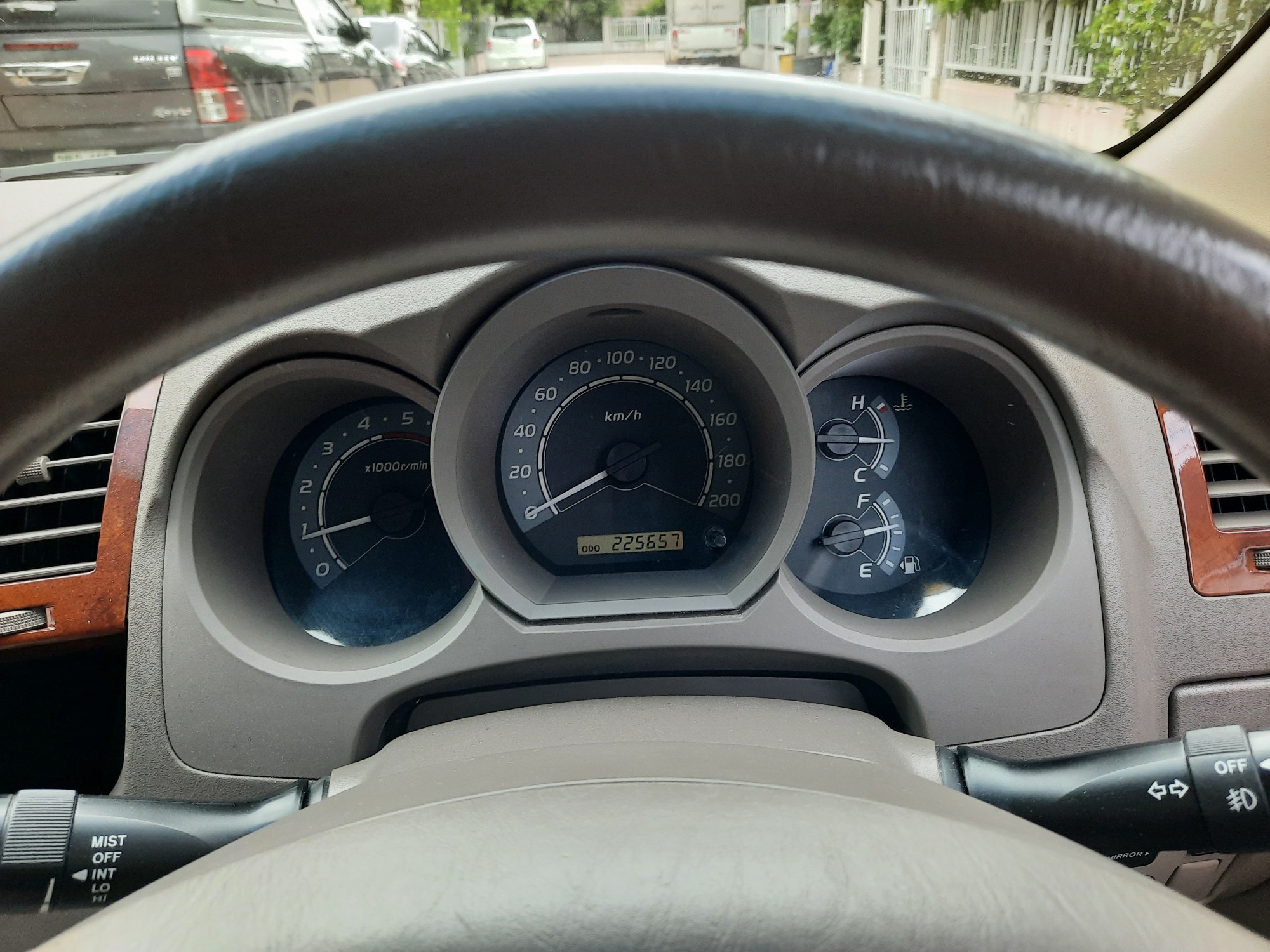 Toyota Vigo 3.0 Auto 4ประตูปี2006 (รูปที่ 5)