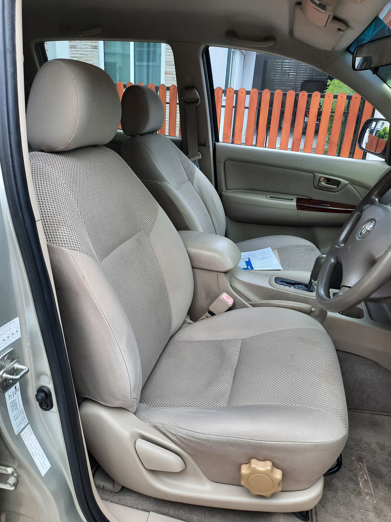 Toyota Vigo 3.0 Auto 4ประตูปี2006 (รูปที่ 7)