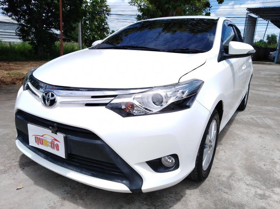 Toyota Vios ปี 2015 สีขาว