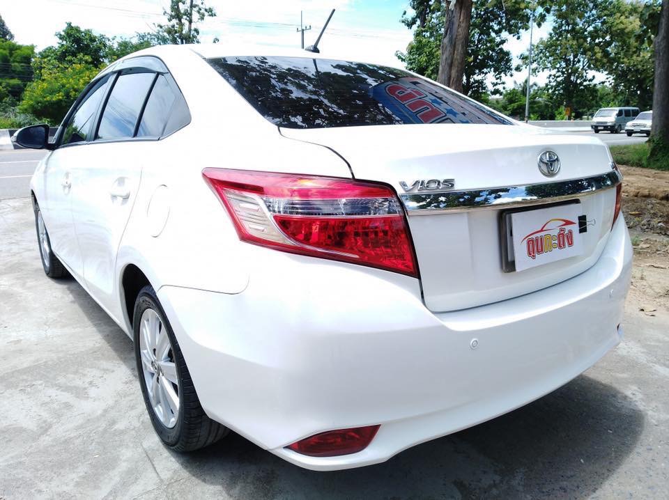 Toyota Vios ปี 2015 สีขาว