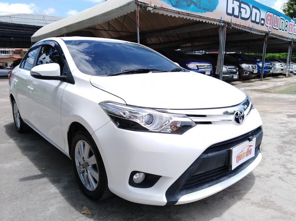 Toyota Vios ปี 2015 สีขาว