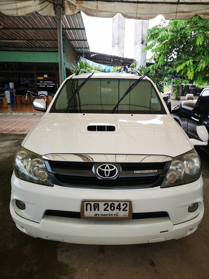 Toyota Fortuner GEN 1 โฉม 2004-2008 ปี 2008 สีขาว (รูปที่ 2)