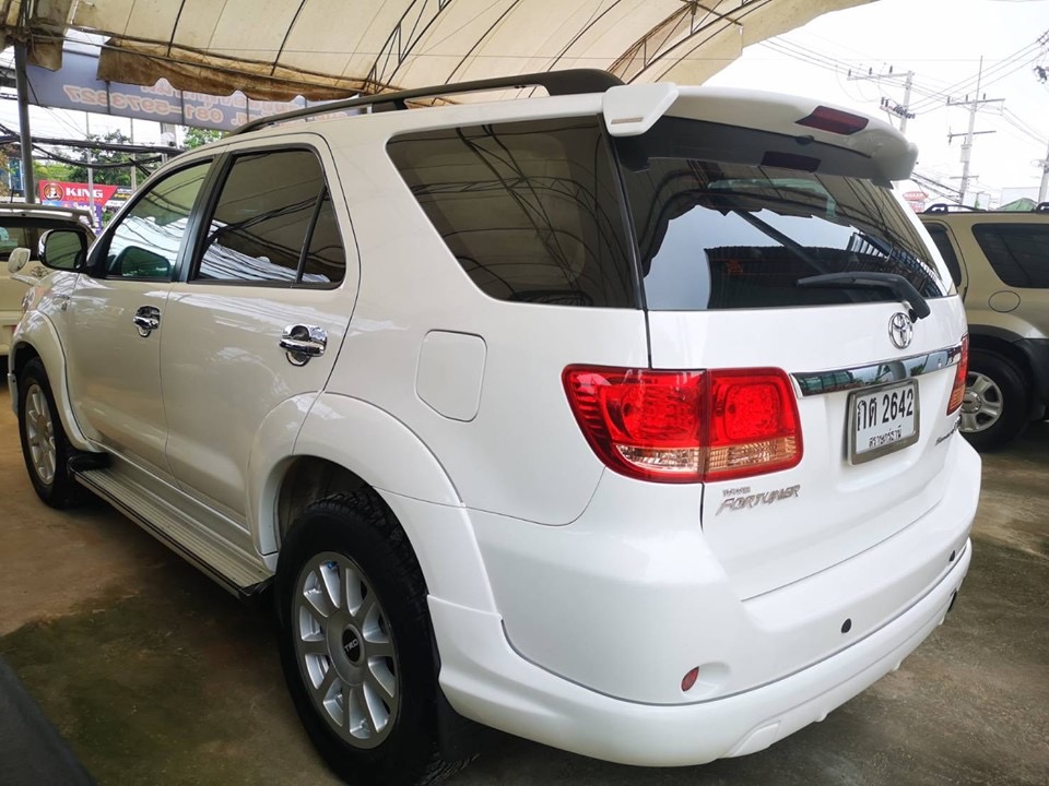 Toyota Fortuner GEN 1 โฉม 2004-2008 ปี 2008 สีขาว (รูปที่ 4)