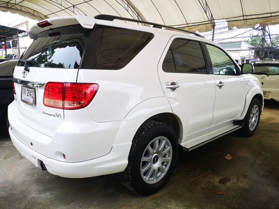 Toyota Fortuner GEN 1 โฉม 2004-2008 ปี 2008 สีขาว (รูปที่ 3)