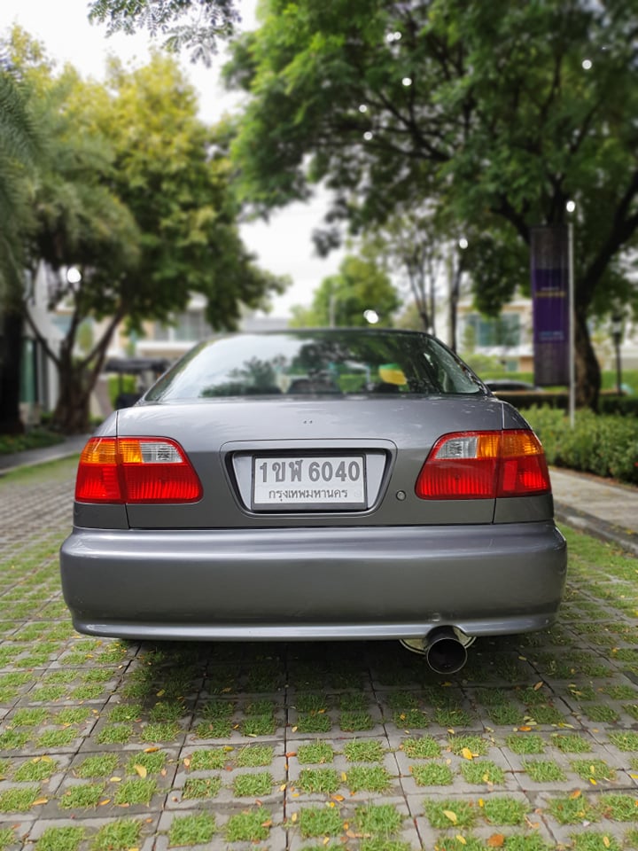 1996 Honda Civic EK โฉม 4 ประตู สีเทา (รูปที่ 6)