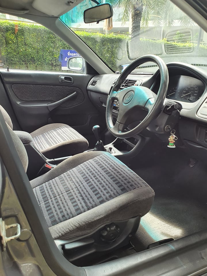 1996 Honda Civic EK โฉม 4 ประตู สีเทา (รูปที่ 9)