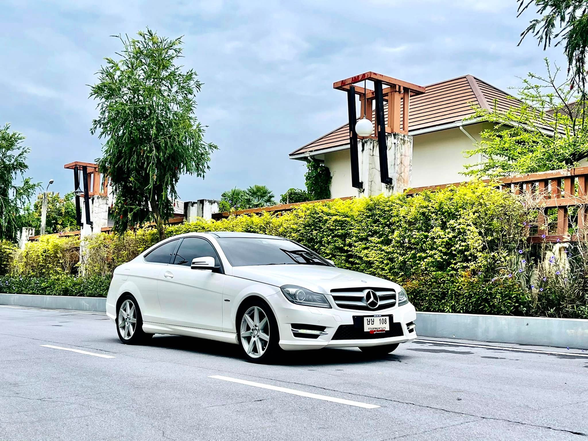 Mercedes Benz C180 Coupe AMG สวยจริงๆ