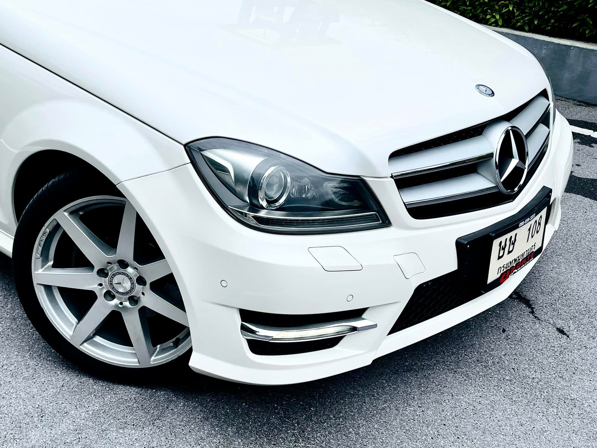 Mercedes Benz C180 Coupe AMG สวยจริงๆ