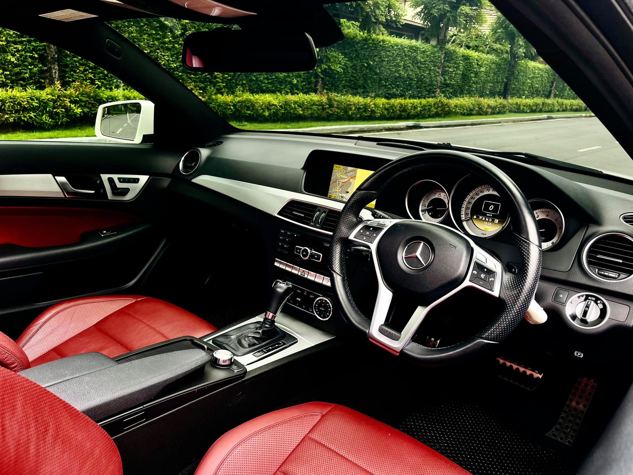 Mercedes Benz C180 Coupe AMG สวยจริงๆ (รูปที่ 25)