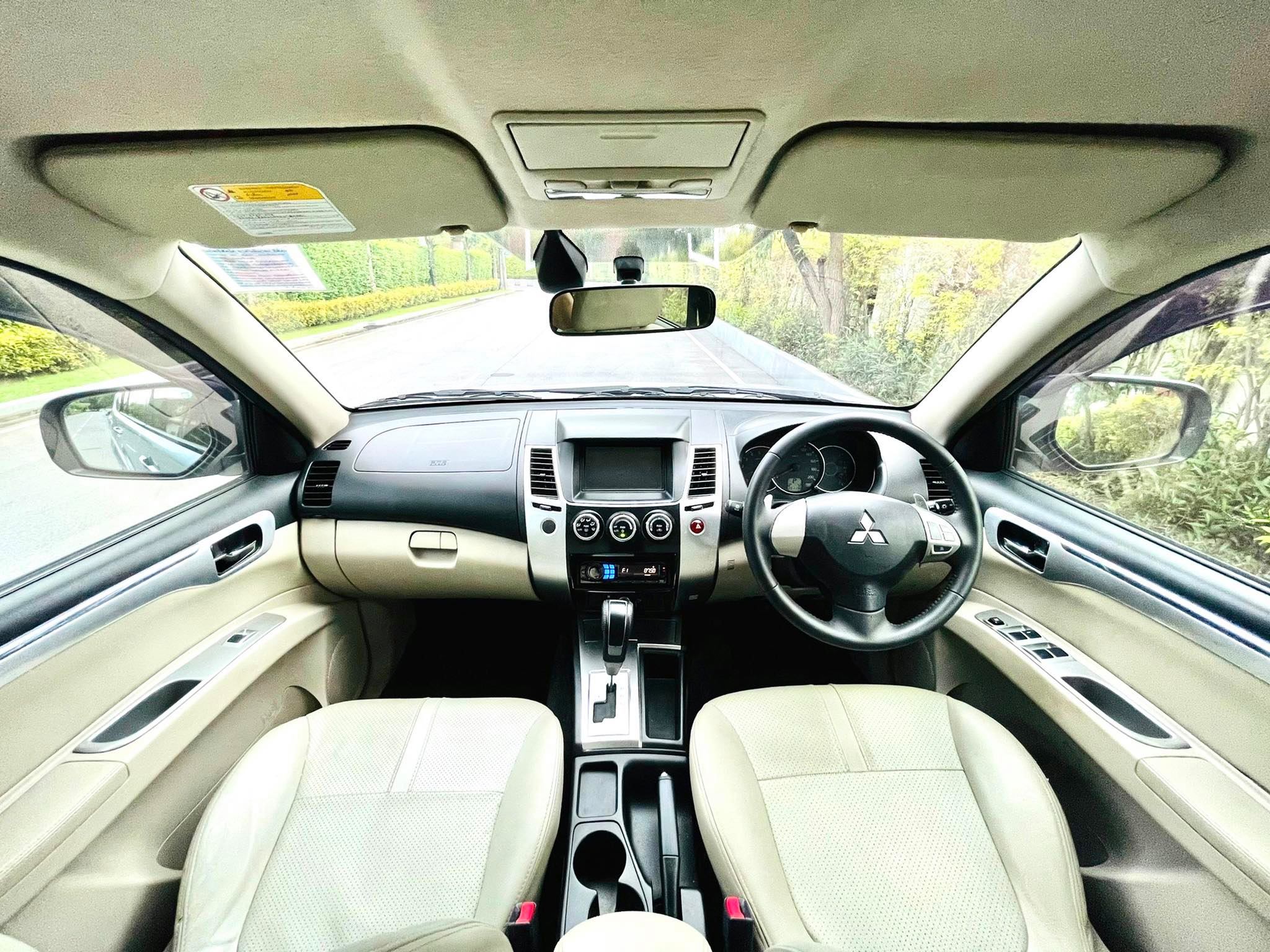 Mitsubishi Pajero SPORT TOP สวยสะพรึงจริงๆ (รูปที่ 11)