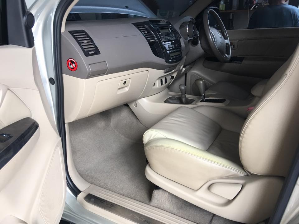 Toyota Fortuner GEN 1 โฉม 2004-2008 ปี 2006 สีเงิน (รูปที่ 11)
