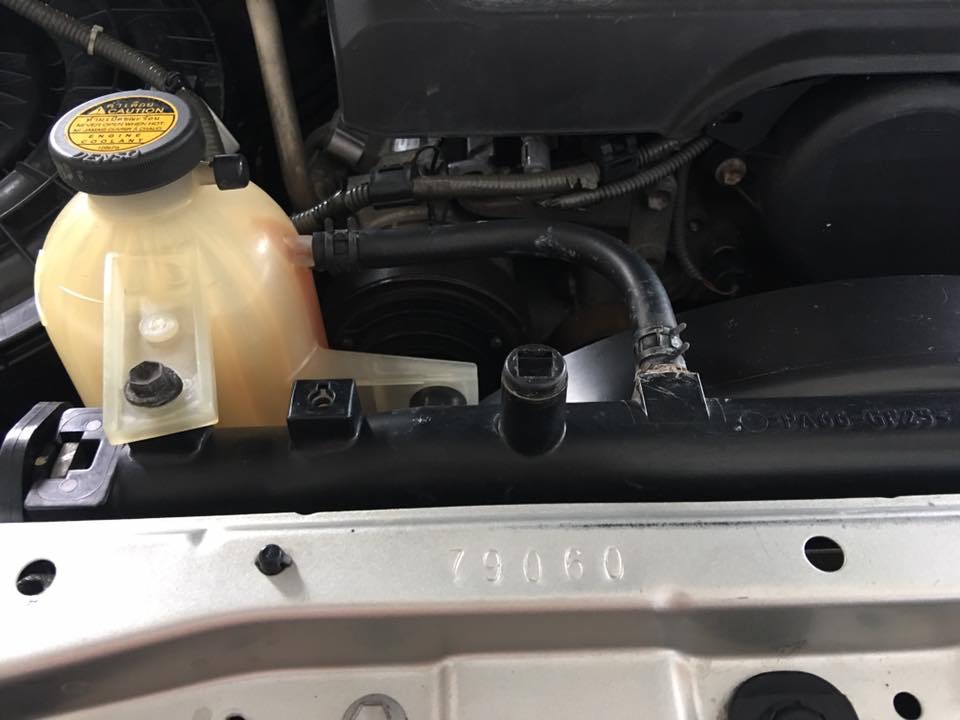 Toyota Fortuner GEN 1 โฉม 2004-2008 ปี 2006 สีเงิน (รูปที่ 10)