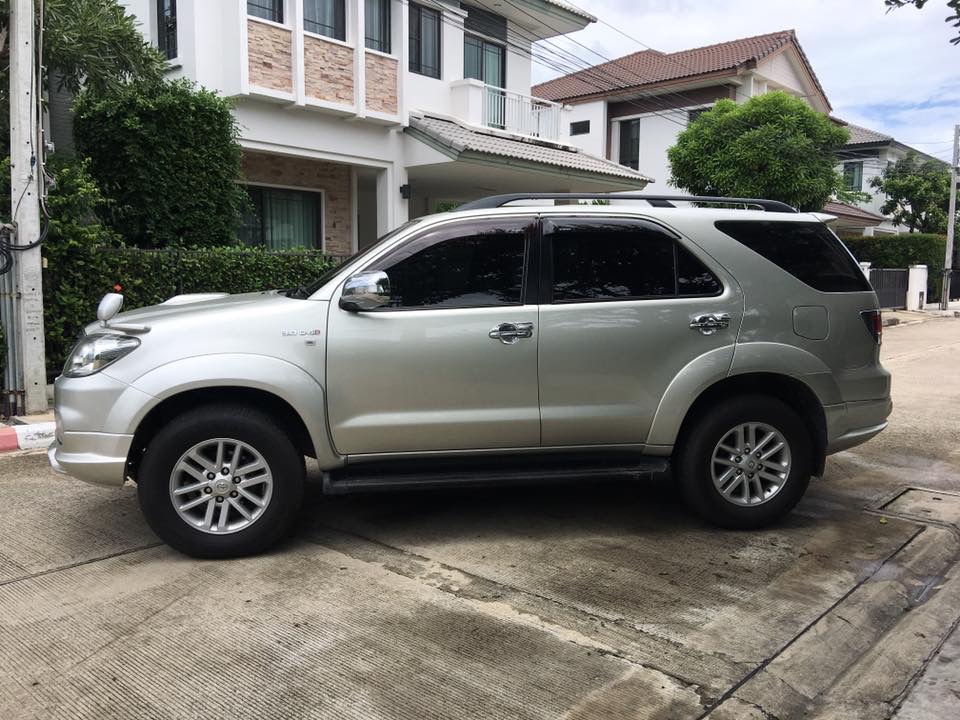 Toyota Fortuner GEN 1 โฉม 2004-2008 ปี 2006 สีเงิน (รูปที่ 4)