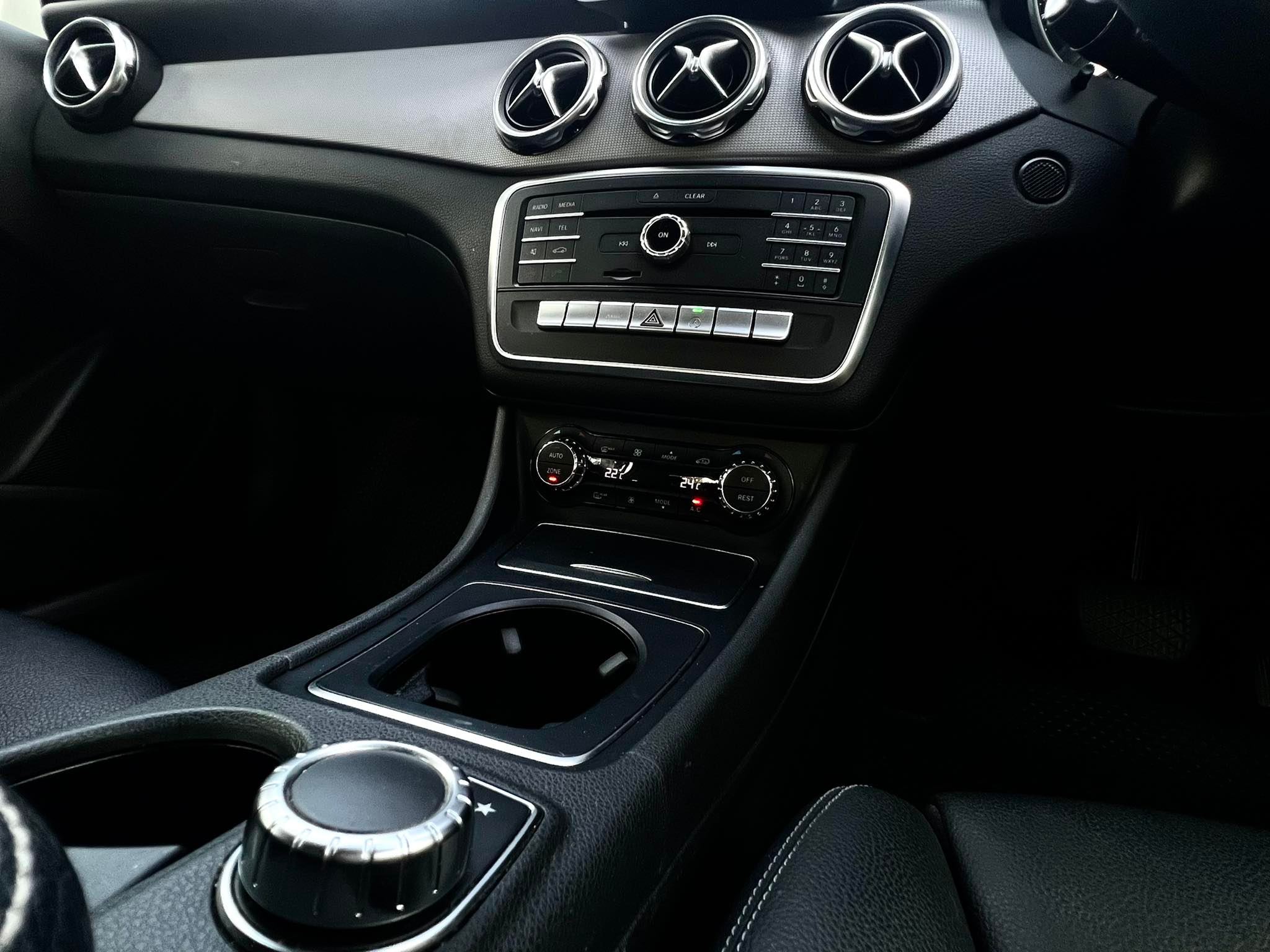Mercedes Benz GLA200 Minorchang ไมล์น้อย สภาพ ป้ายแดงเลยคะ (รูปที่ 15)