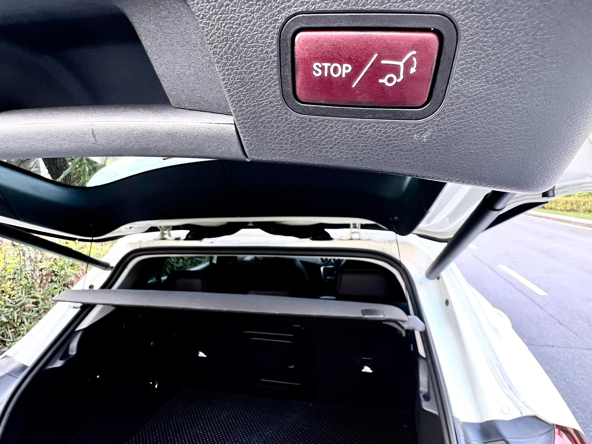 Mercedes Benz GLA200 Minorchang ไมล์น้อย สภาพ ป้ายแดงเลยคะ (รูปที่ 4)