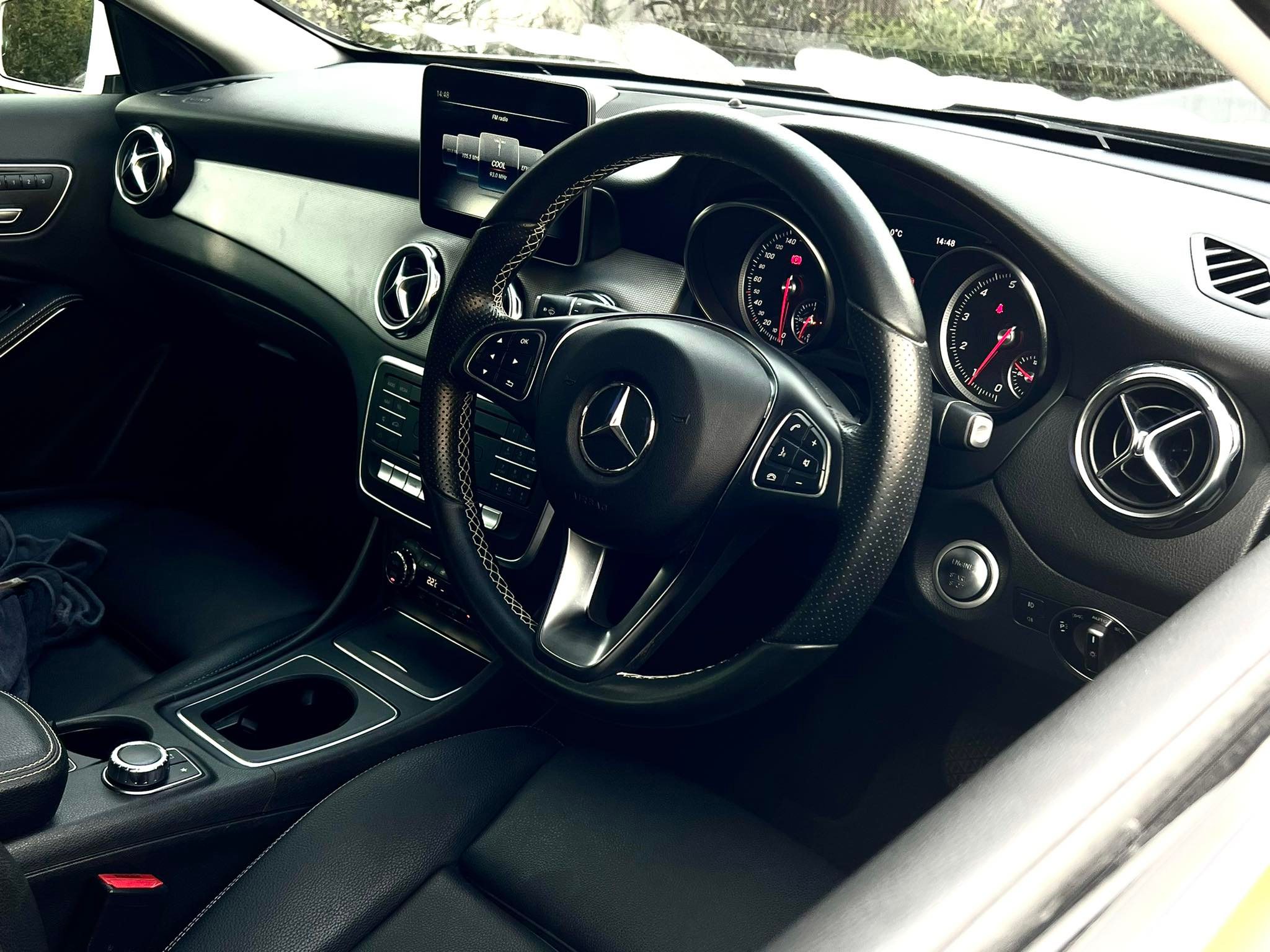 Mercedes Benz GLA200 Minorchang ไมล์น้อย สภาพ ป้ายแดงเลยคะ (รูปที่ 14)