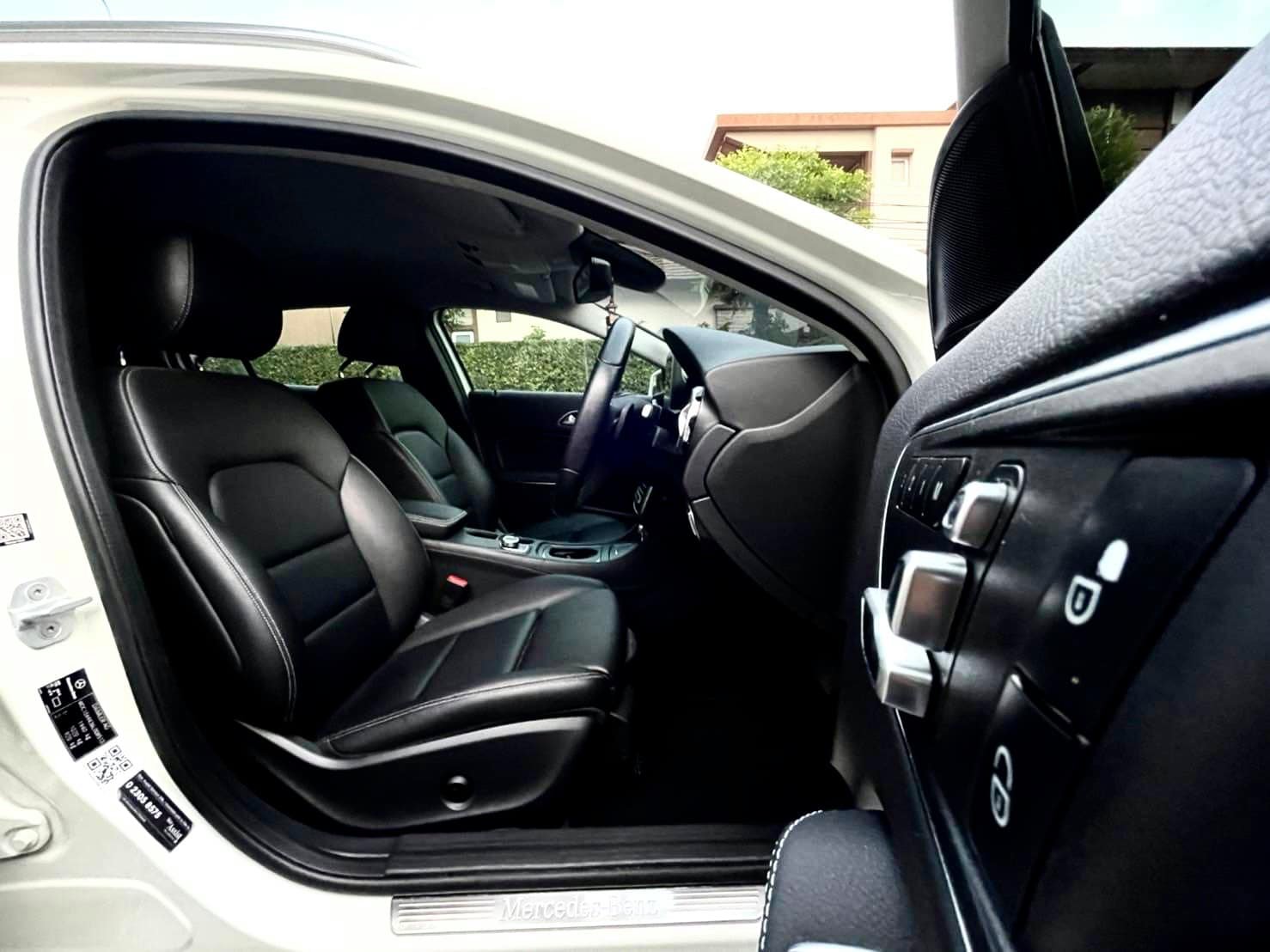 Mercedes Benz GLA200 Minorchang ไมล์น้อย สภาพ ป้ายแดงเลยคะ (รูปที่ 11)