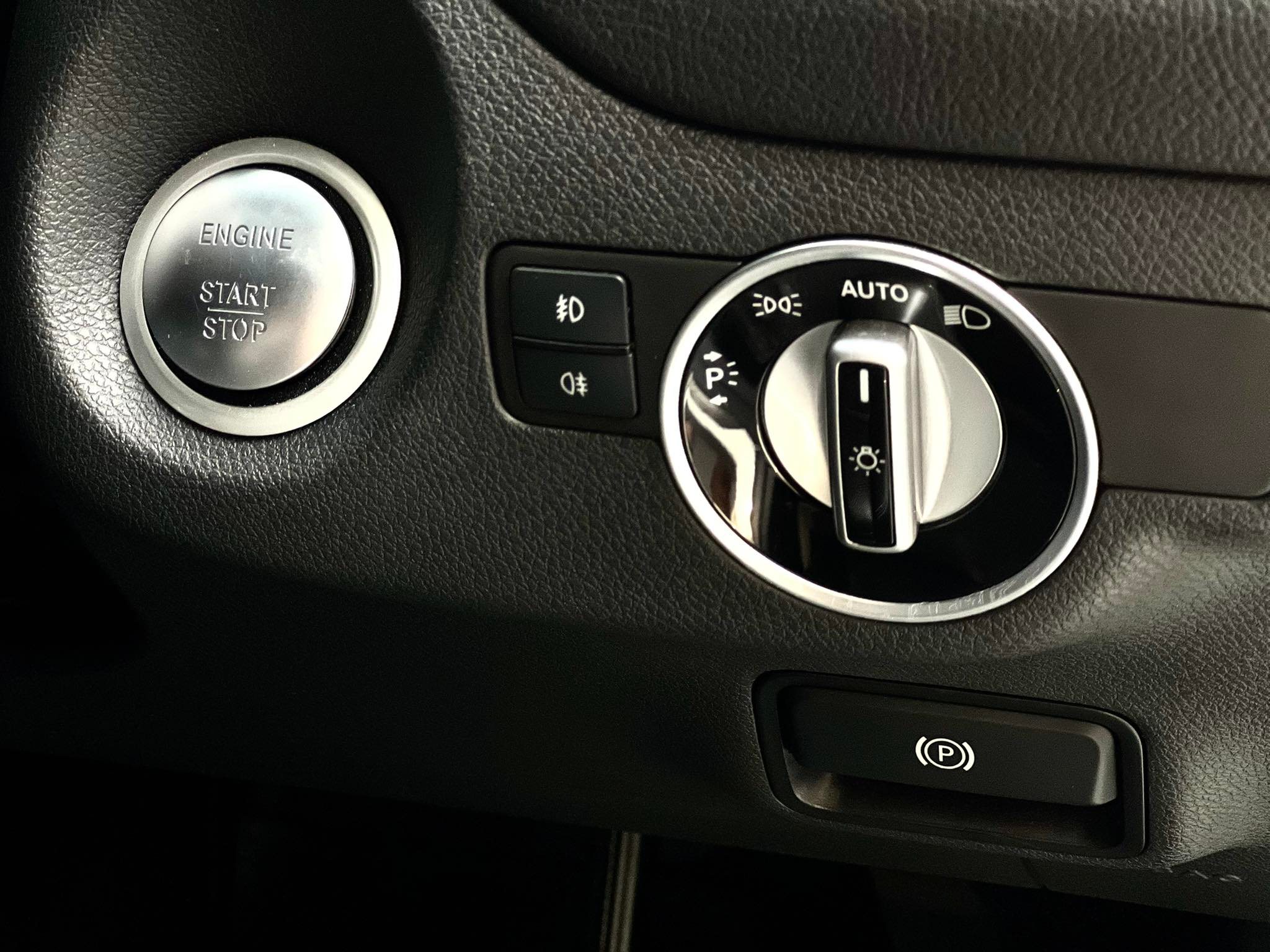 Mercedes Benz GLA200 Minorchang ไมล์น้อย สภาพ ป้ายแดงเลยคะ (รูปที่ 7)