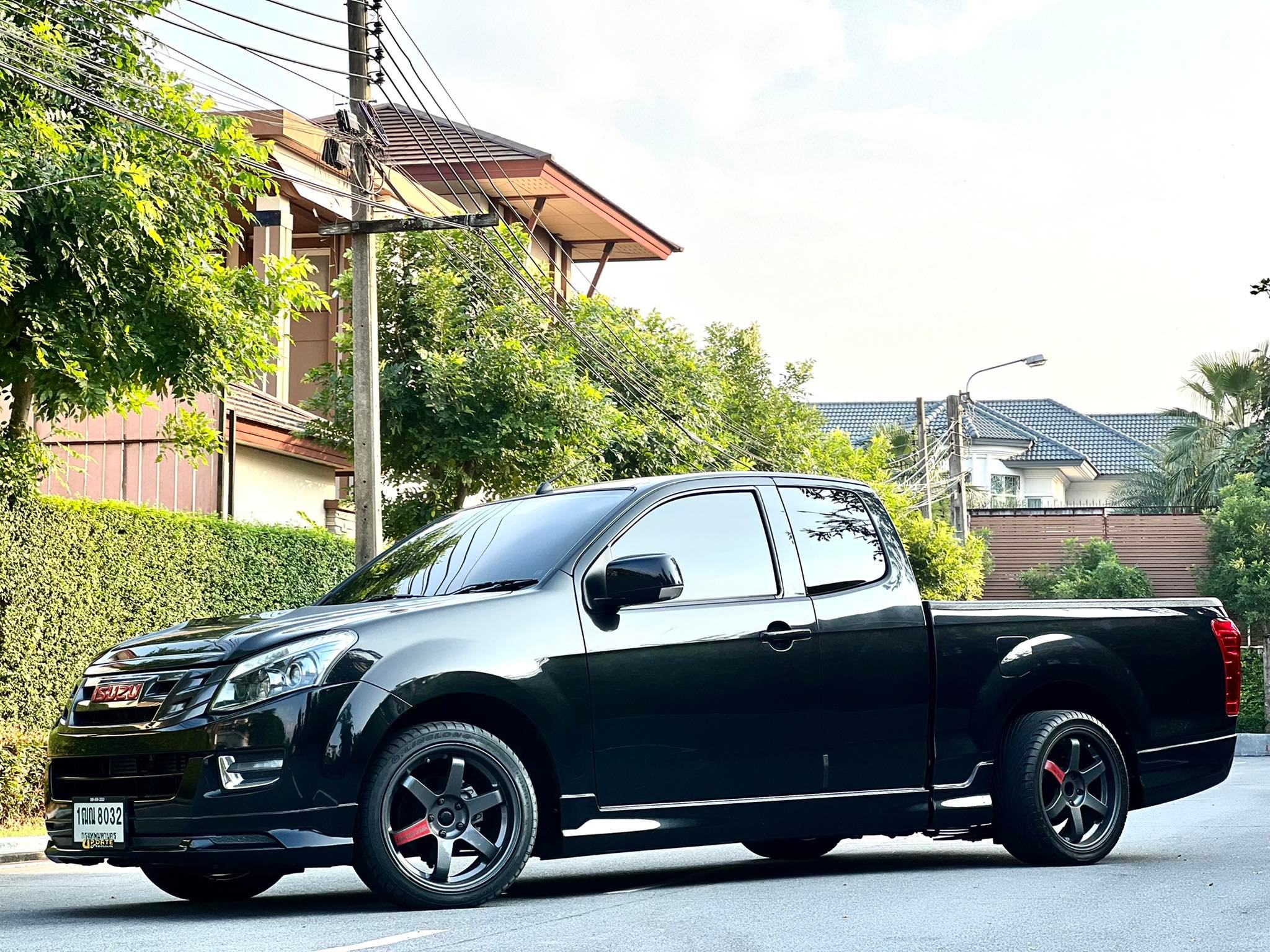 ISUZU D-MAX X series ใหม่จัด สวยจัด กล้าท้า (รูปที่ 11)