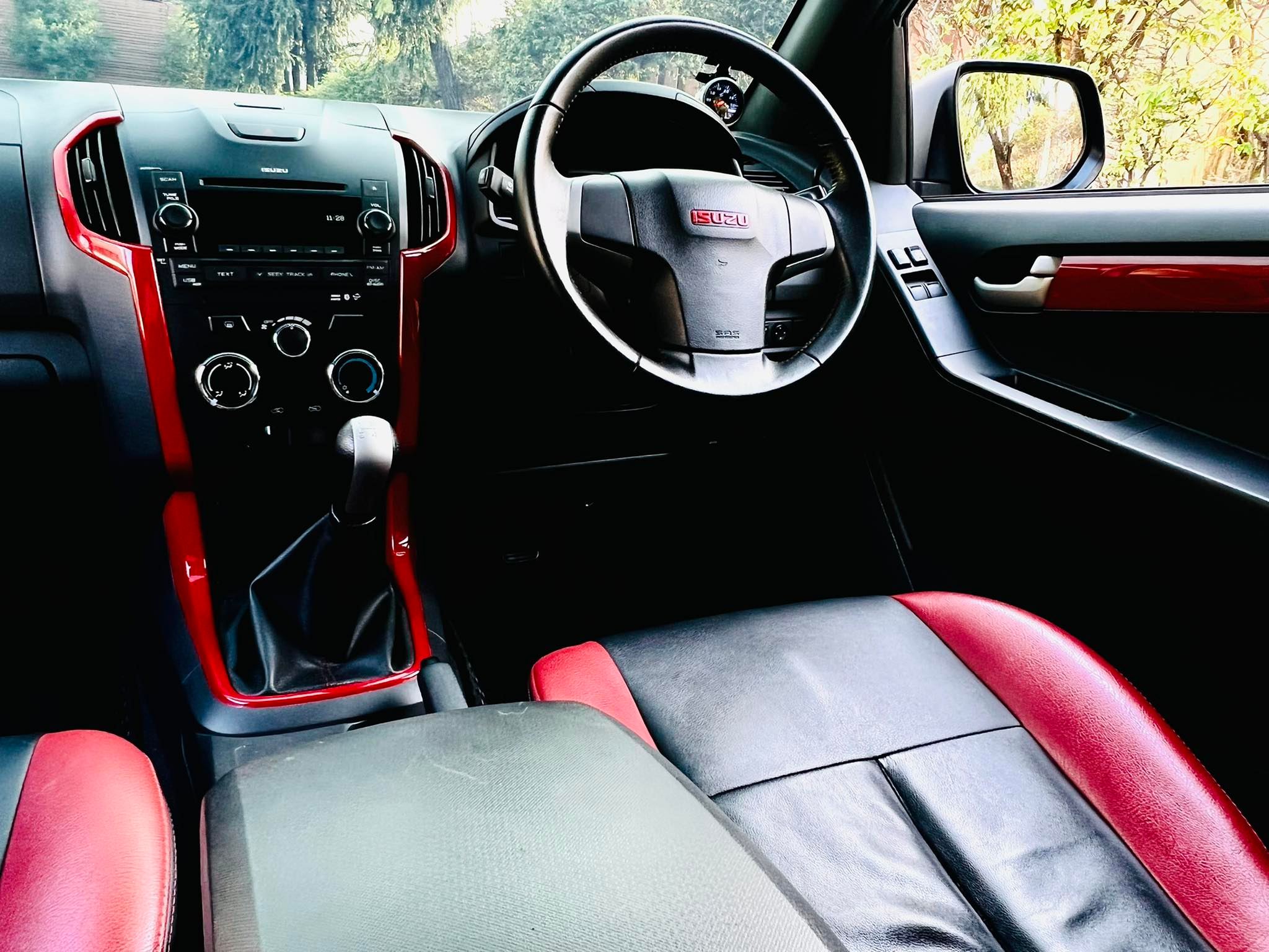 ISUZU D-MAX X series ใหม่จัด สวยจัด กล้าท้า (รูปที่ 22)