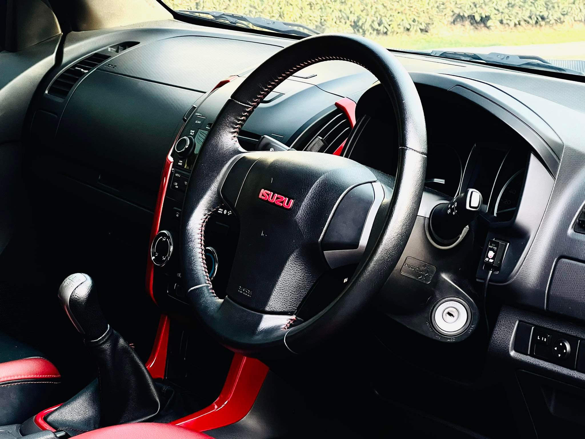 ISUZU D-MAX X series ใหม่จัด สวยจัด กล้าท้า (รูปที่ 19)
