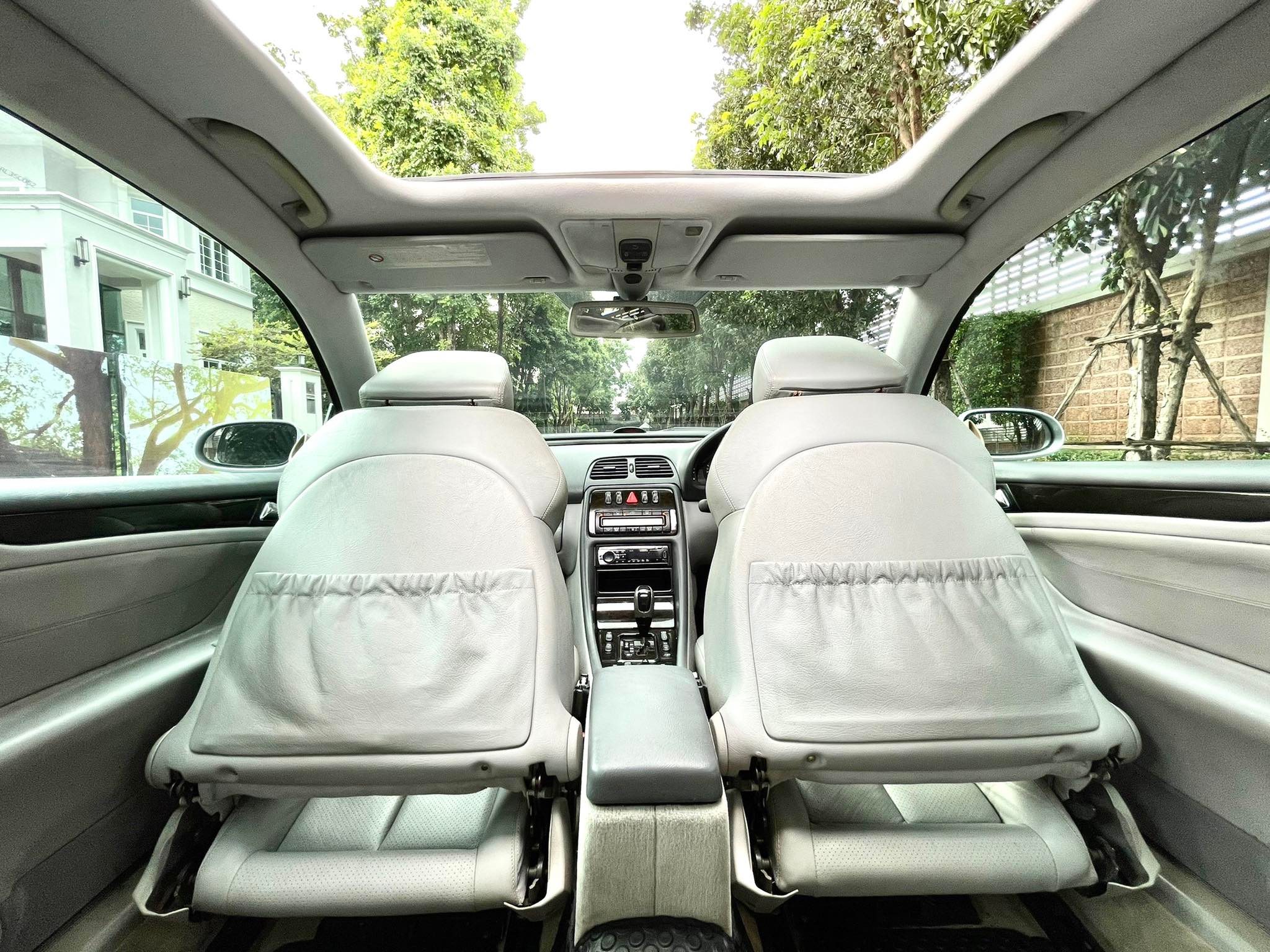 Mercedes Benz CLK 230 Kom รุ่นหายากไปอีก (รูปที่ 11)