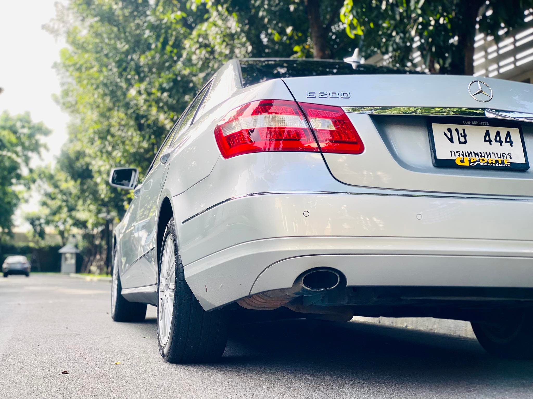 Mercedes Benz E200 CGI รถศูนย์ สวยยอม (รูปที่ 31)