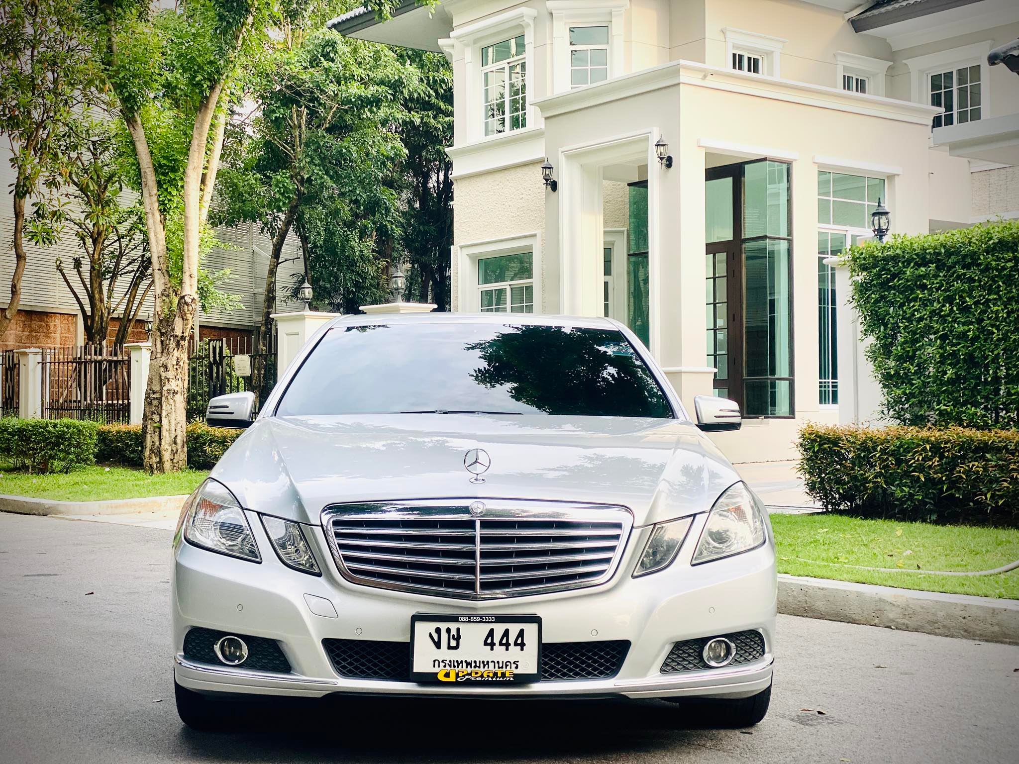 Mercedes Benz E200 CGI รถศูนย์ สวยยอม