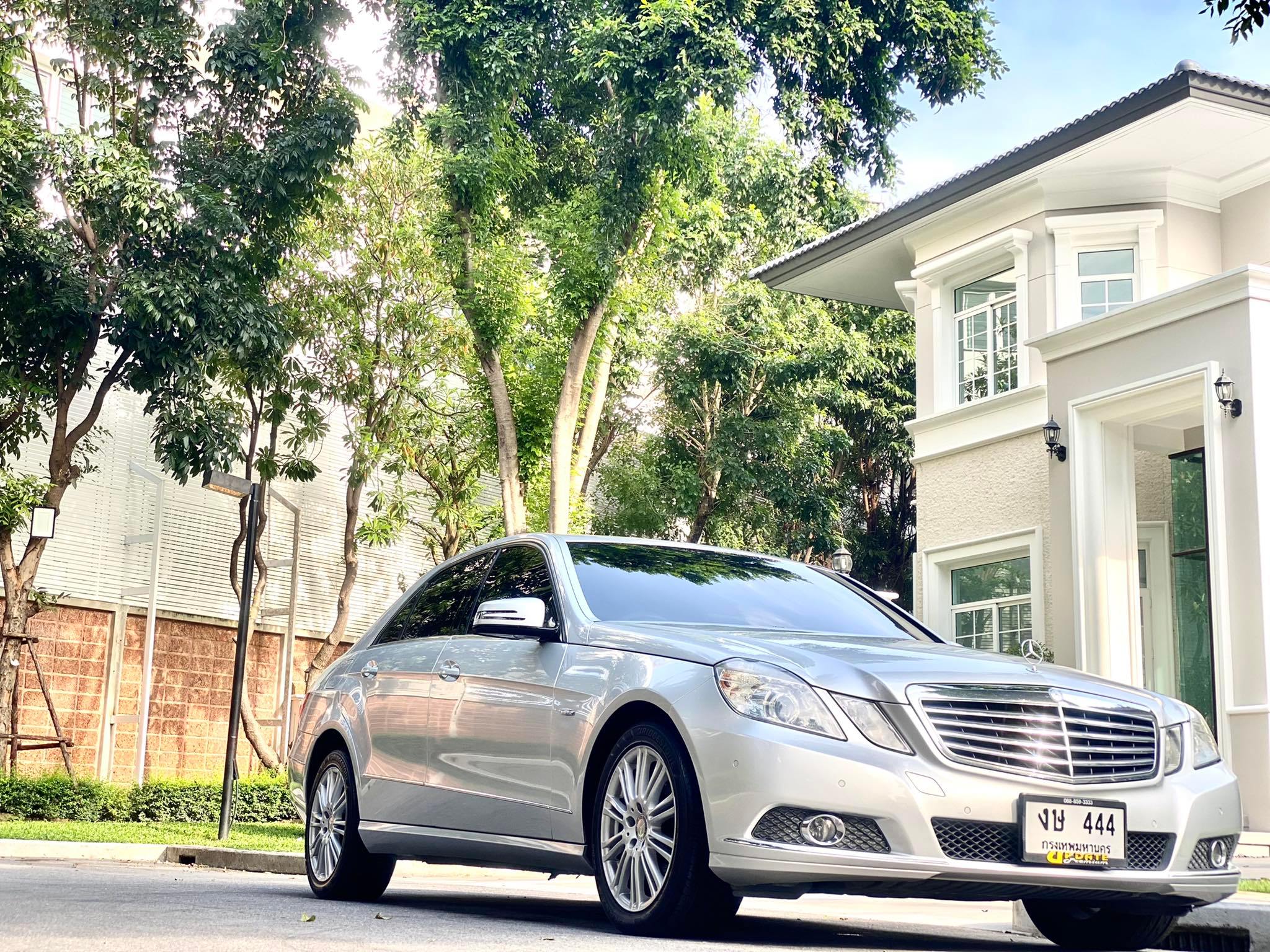 Mercedes Benz E200 CGI รถศูนย์ สวยยอม