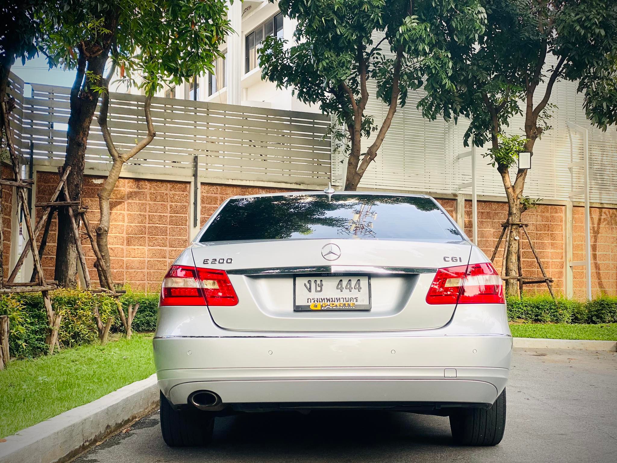 Mercedes Benz E200 CGI รถศูนย์ สวยยอม (รูปที่ 33)