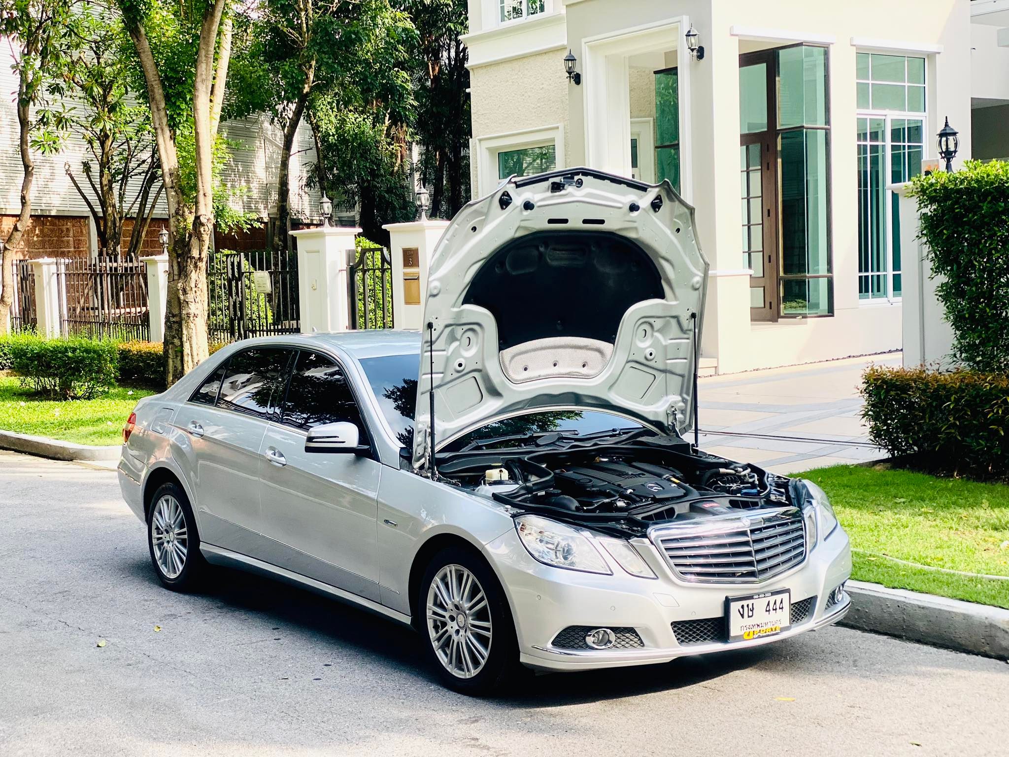 Mercedes Benz E200 CGI รถศูนย์ สวยยอม (รูปที่ 27)