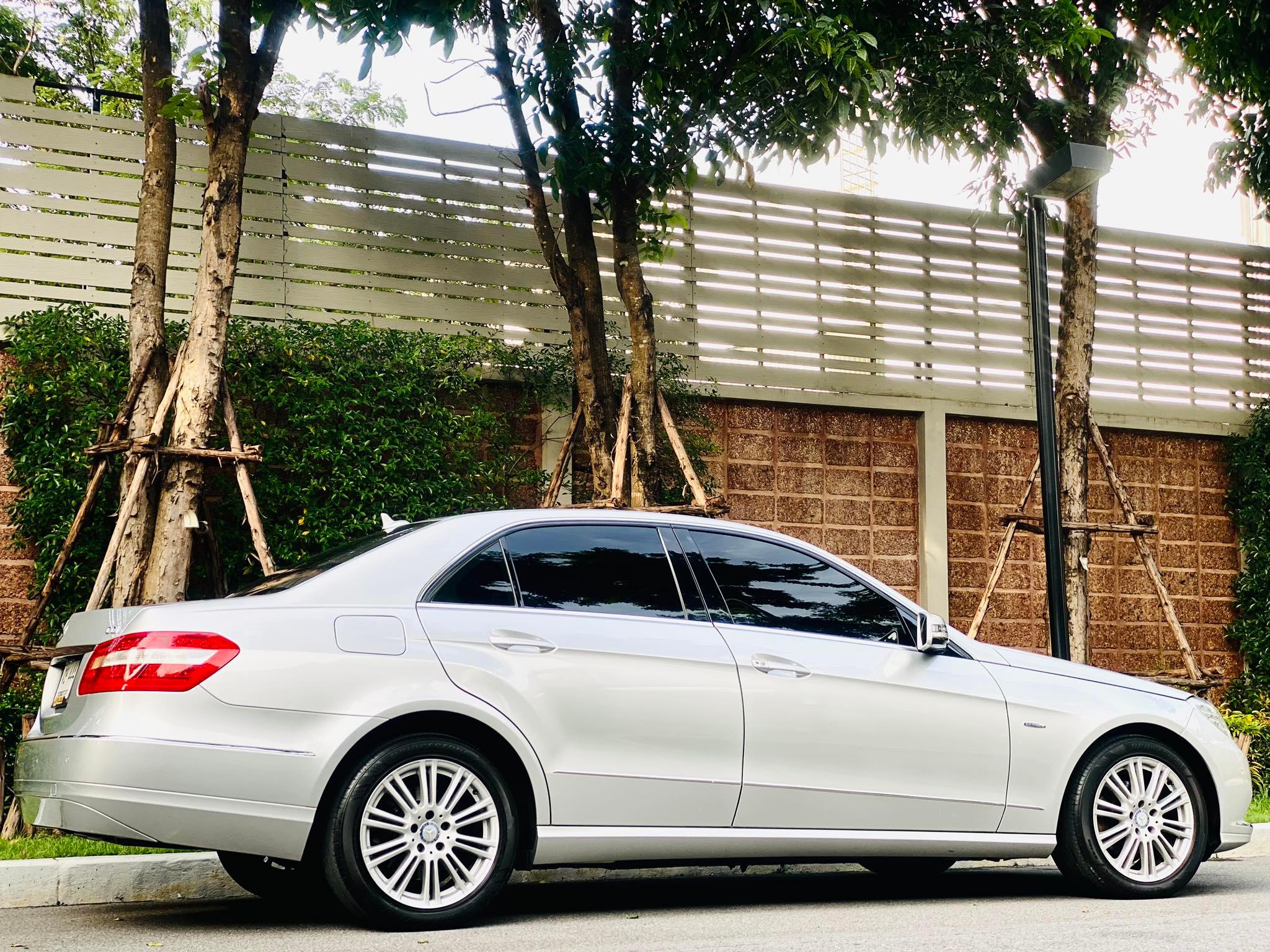 Mercedes Benz E200 CGI รถศูนย์ สวยยอม (รูปที่ 29)