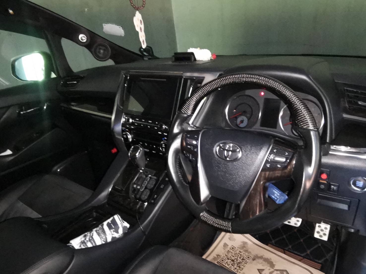 2015 Toyota Vellfire สีดำ