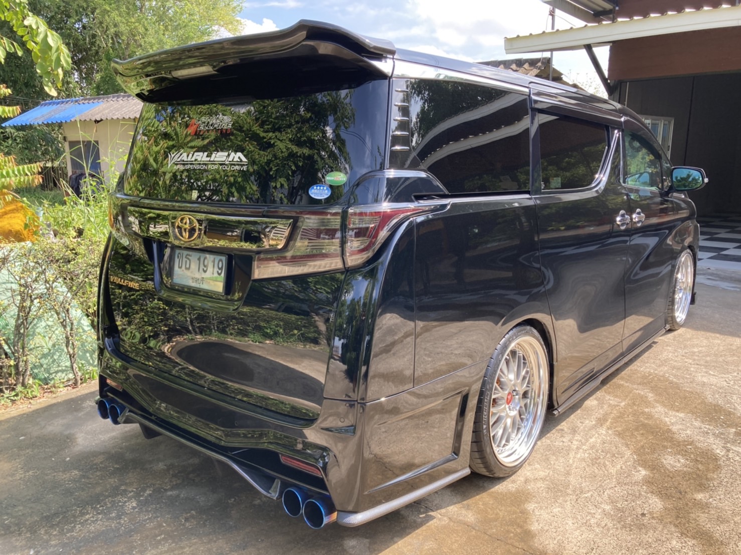 2015 Toyota Vellfire สีดำ (รูปที่ 6)