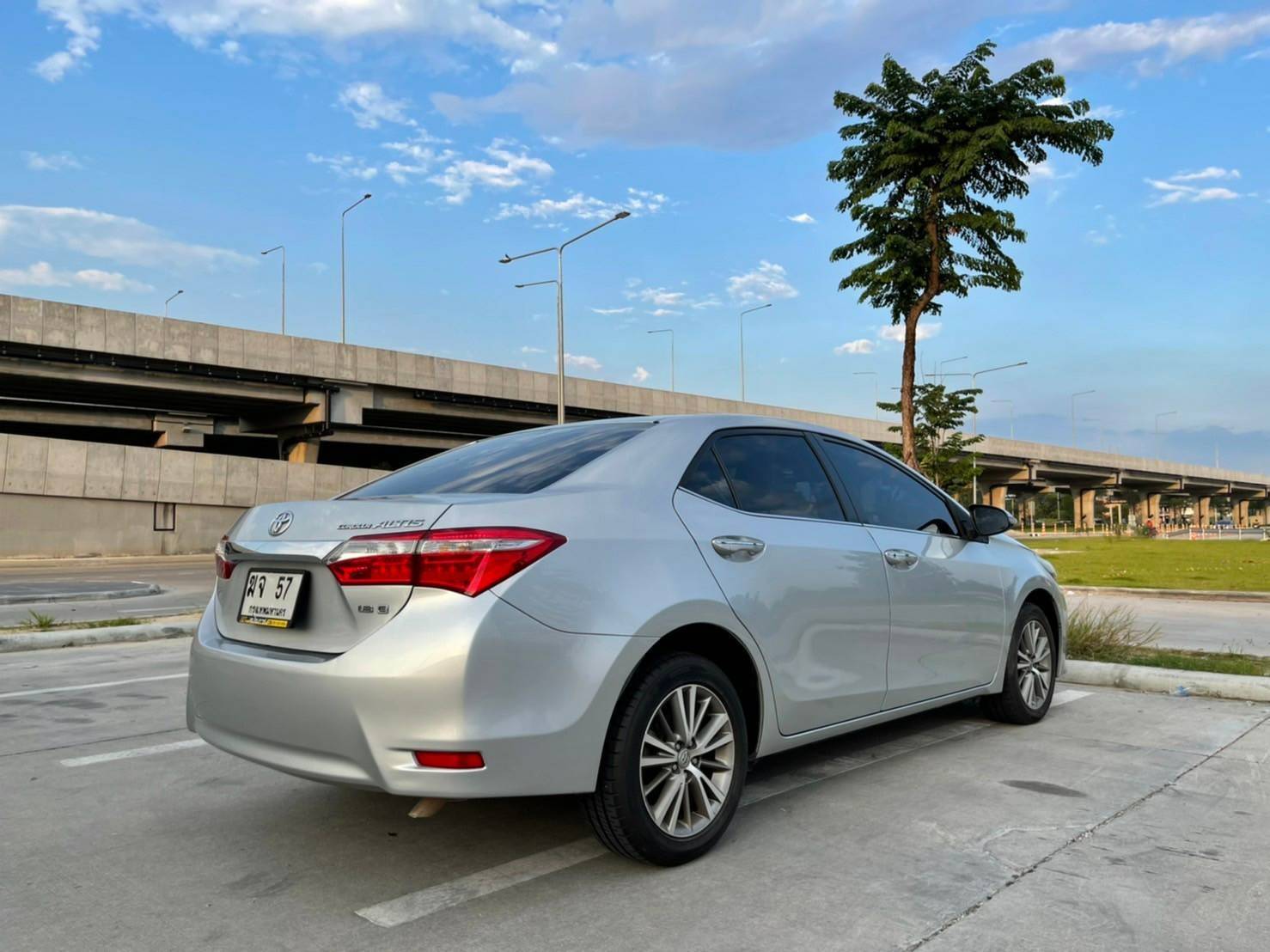 TOYOTA COROLLA ALTIS 1.8 E ปี 2016