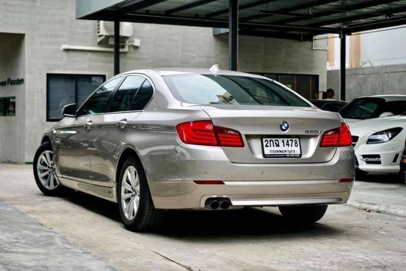 BMW 5 Series Gen6 F10 520i ปี 2013 สีเงิน (รูปที่ 2)