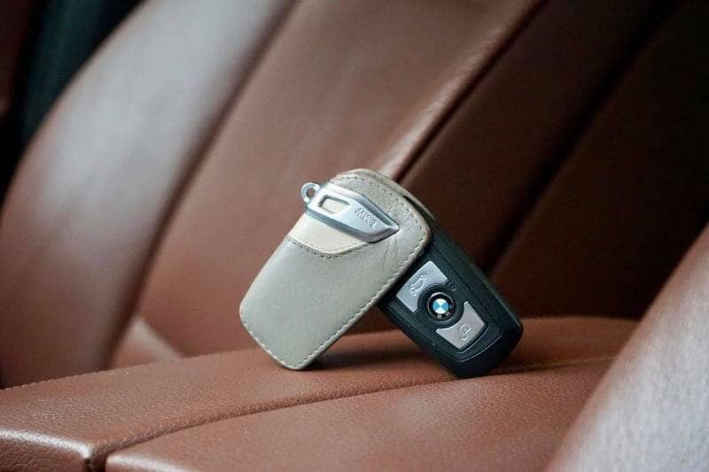 BMW 5 Series Gen6 F10 520i ปี 2013 สีเงิน (รูปที่ 15)