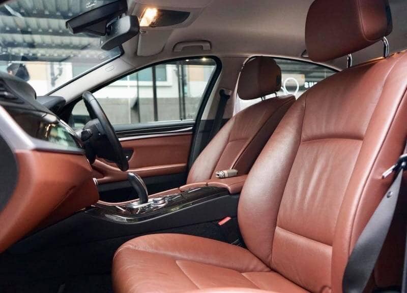 BMW 5 Series Gen6 F10 520i ปี 2013 สีเงิน (รูปที่ 12)