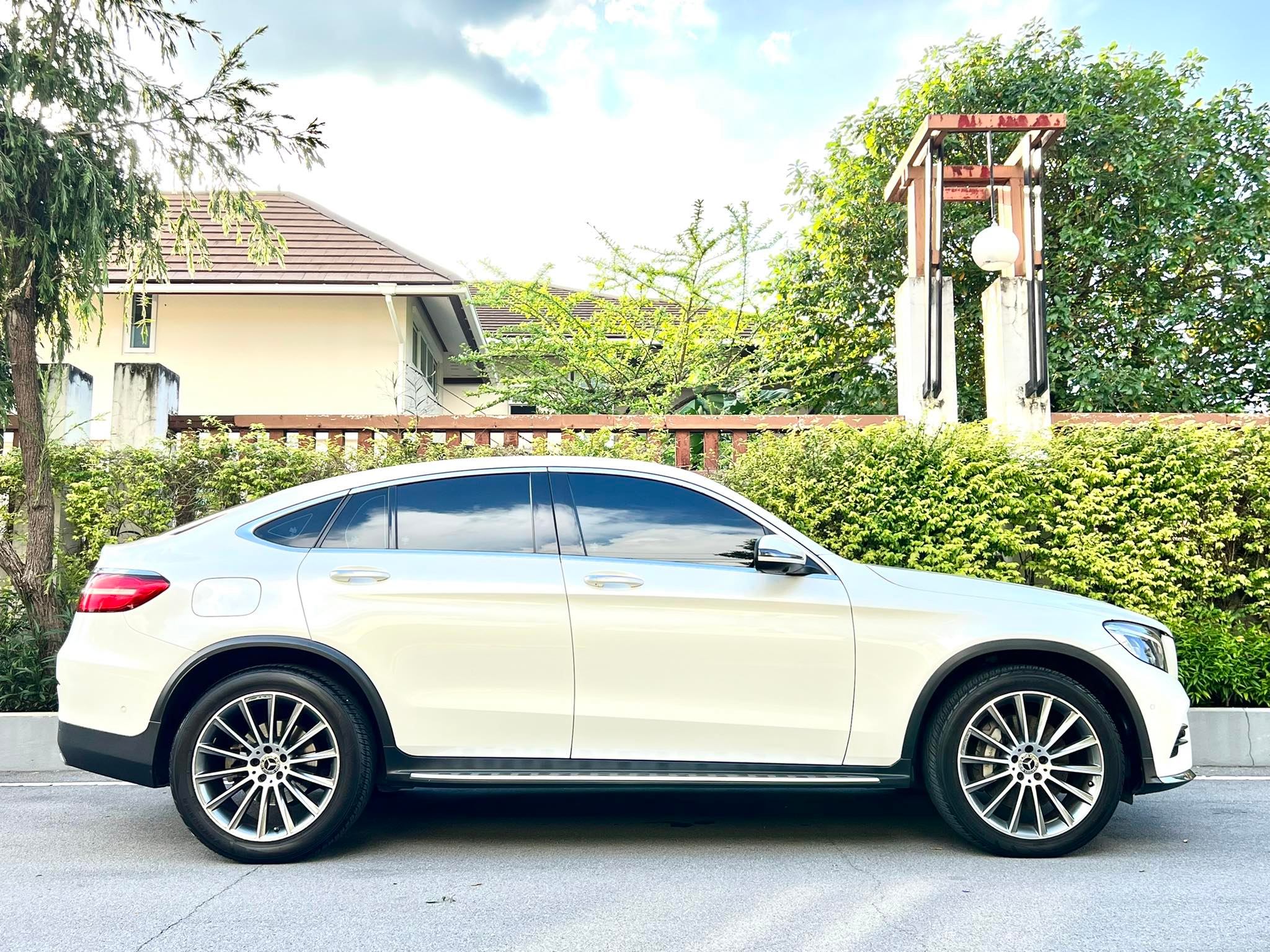 2017 Mercedes-Benz GLC-Class X253,C253 GLC250 สีขาว (รูปที่ 11)