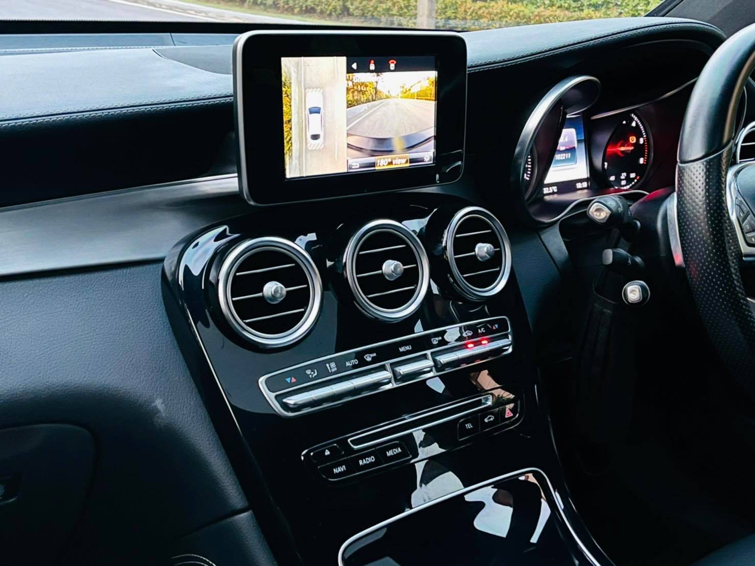 2017 Mercedes-Benz GLC-Class X253,C253 GLC250 สีขาว (รูปที่ 21)