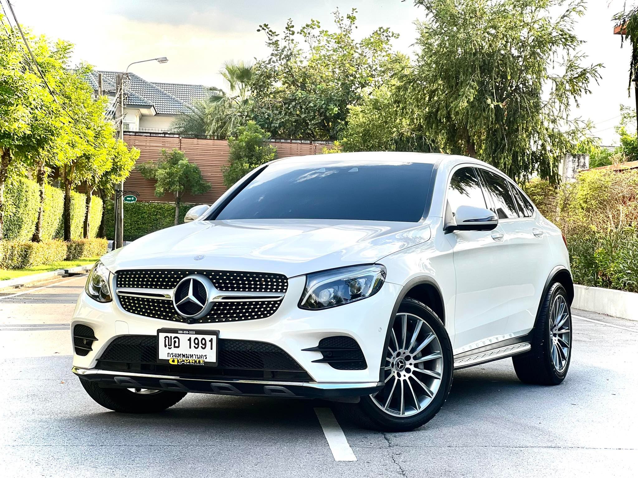 2017 Mercedes-Benz GLC-Class X253,C253 GLC250 สีขาว (รูปที่ 2)