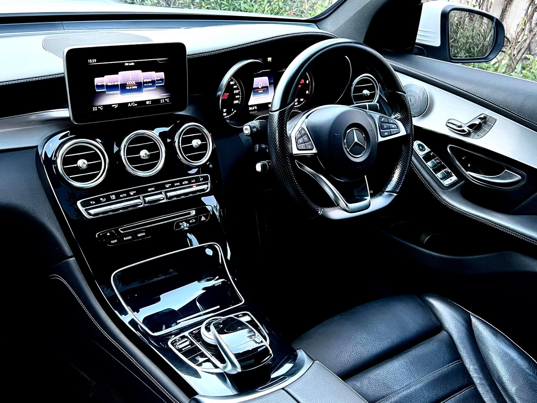 2017 Mercedes-Benz GLC-Class X253,C253 GLC250 สีขาว (รูปที่ 26)