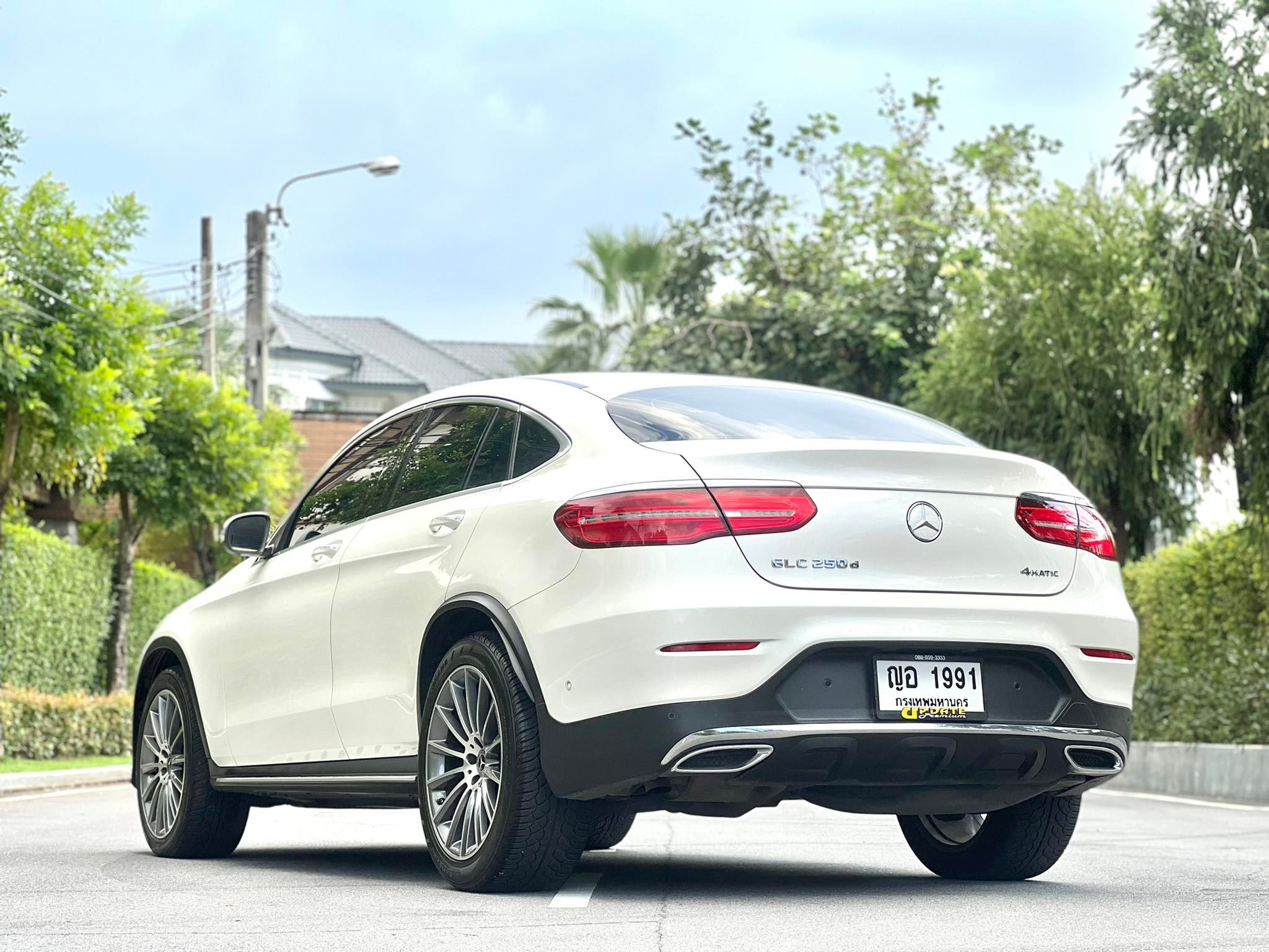 2017 Mercedes-Benz GLC-Class X253,C253 GLC250 สีขาว (รูปที่ 4)