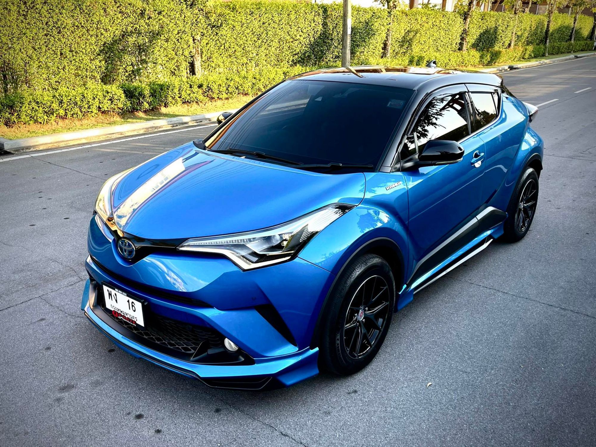 Toyota CHR HV สวยสะท้านวงการรถยนต์ (รูปที่ 2)