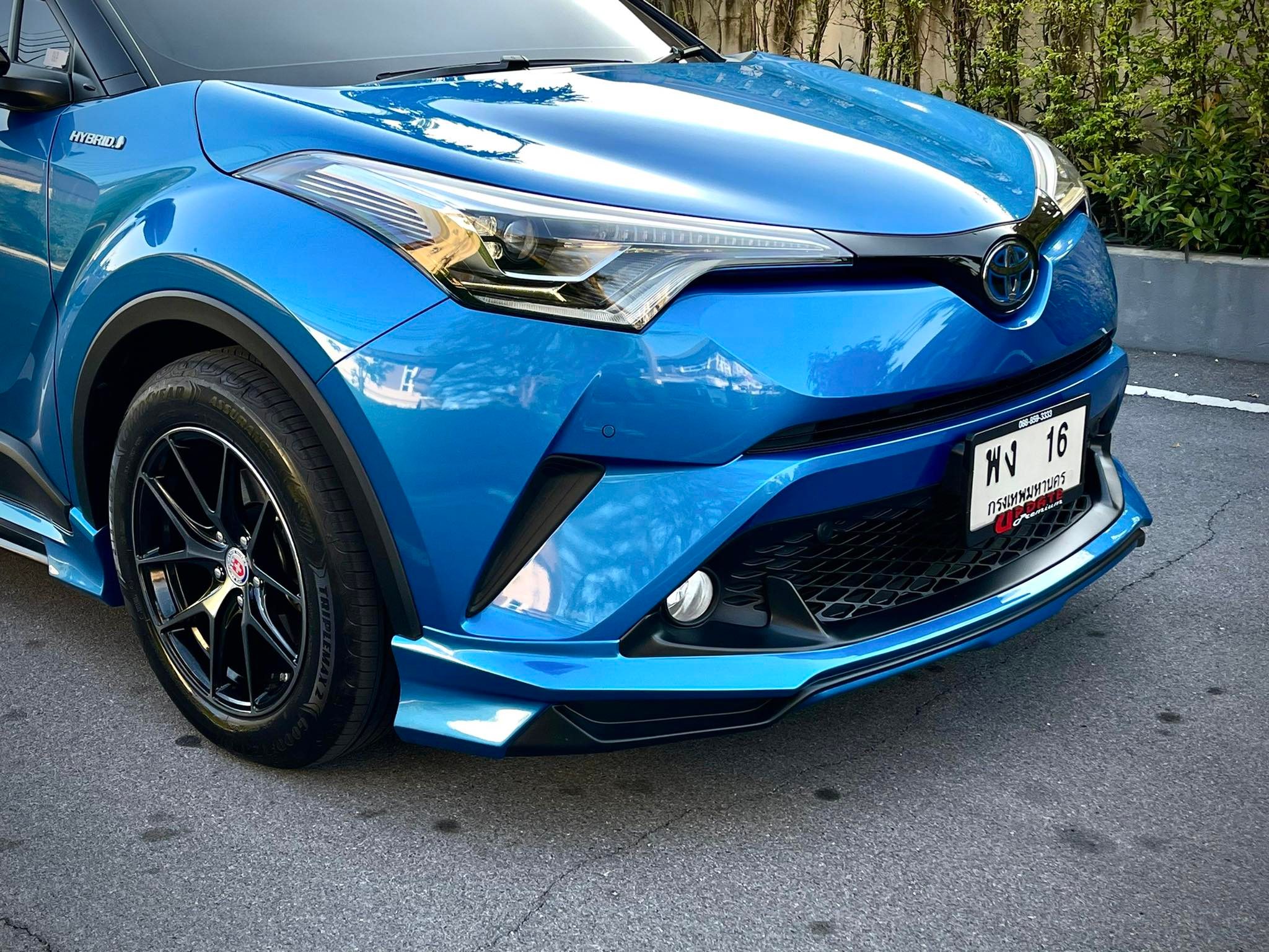 Toyota CHR HV สวยสะท้านวงการรถยนต์