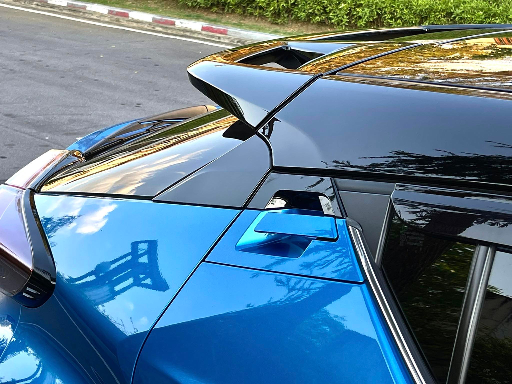 Toyota CHR HV สวยสะท้านวงการรถยนต์ (รูปที่ 8)