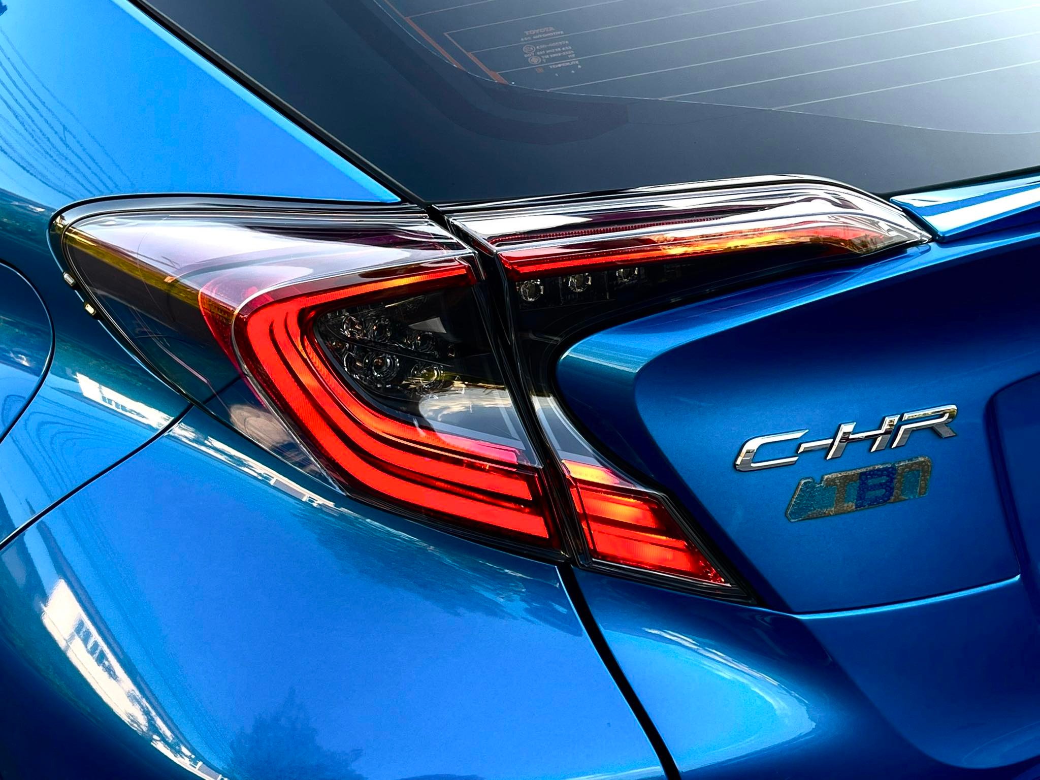 Toyota CHR HV สวยสะท้านวงการรถยนต์ (รูปที่ 17)