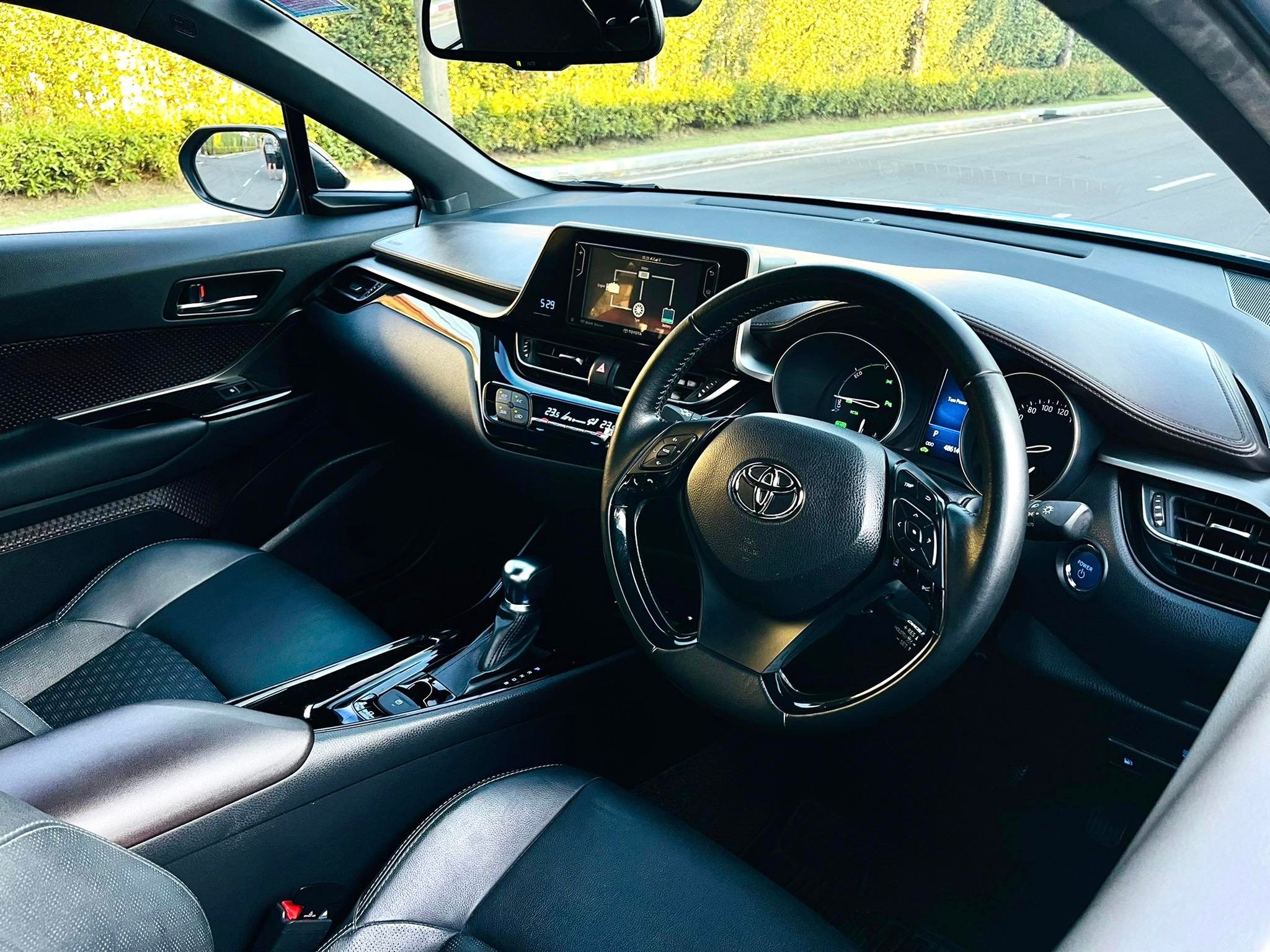 Toyota CHR HV สวยสะท้านวงการรถยนต์ (รูปที่ 25)