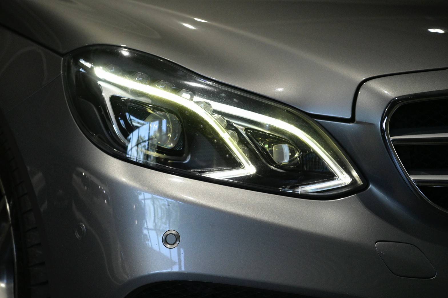 Mercedes-Benz E300 Bluetec Hybrid AMG 2014 (รูปที่ 12)