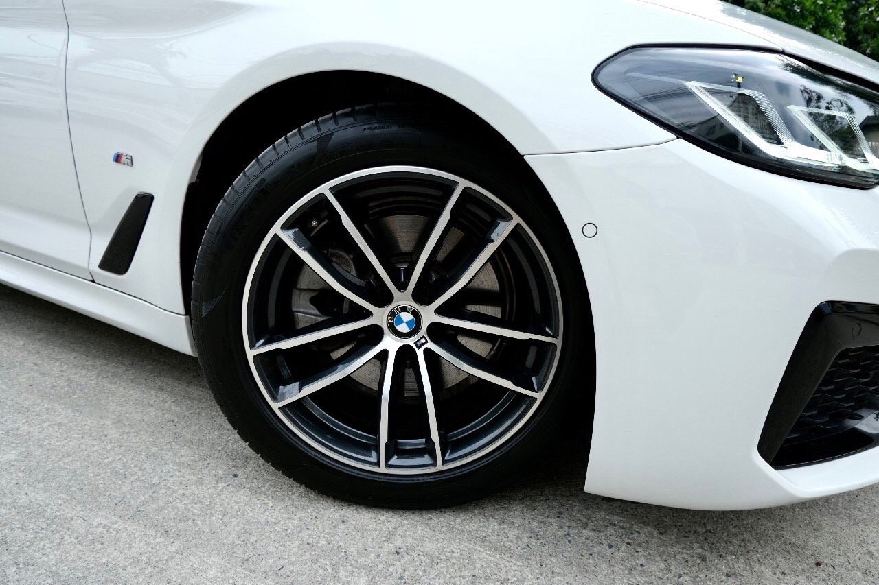 2021 BMW 5 Series G30 520d สีขาว (รูปที่ 14)